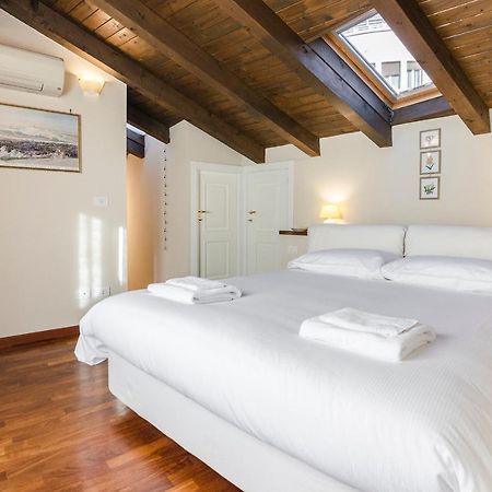 Flat 13: Elegante E Luminoso Con Terrazzo Privato Apartman Bologna Kültér fotó