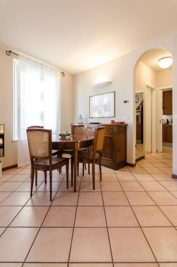 Flat 13: Elegante E Luminoso Con Terrazzo Privato Apartman Bologna Kültér fotó
