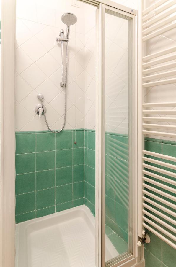 Flat 13: Elegante E Luminoso Con Terrazzo Privato Apartman Bologna Kültér fotó