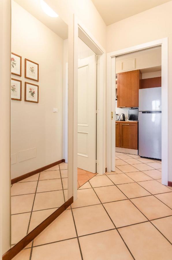 Flat 13: Elegante E Luminoso Con Terrazzo Privato Apartman Bologna Kültér fotó