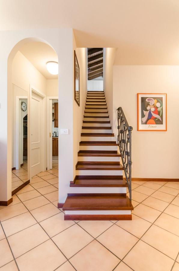 Flat 13: Elegante E Luminoso Con Terrazzo Privato Apartman Bologna Kültér fotó